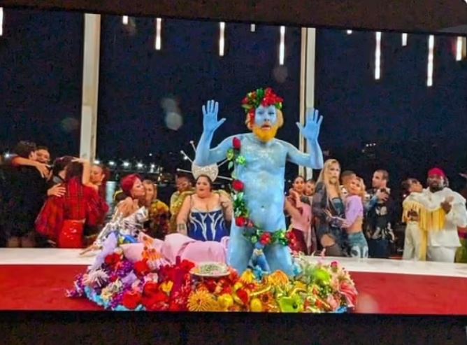 Παρίσι: Ο μπλε «Διόνυσος» της τελετής έναρξης σπάει την σιωπή του μετά τις αντιδράσεις για τον «Μυστικό Δείπνο» – Η θέση της Εκκλησίας της Γαλλίας