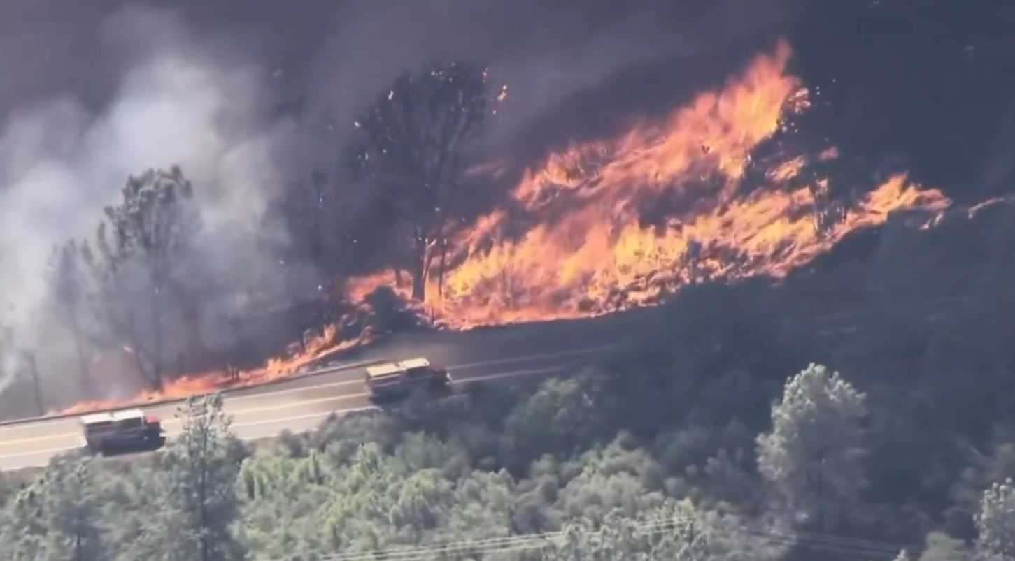ΗΠΑ: Η φωτιά στην Καλιφόρνια έχει κάψει έκταση ίση με το Λος Άντζελες – Χιλιάδες πυροσβέστες δίνουν μάχη με τις φλόγες για 7η ημέρα – BINTEO