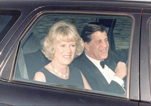 Η Καμίλα, την ημέρα των γενεθλίων της κατευθύνεται στο Highgrove συνοδευόμενη από τον σύζυγο της αδελφής της.