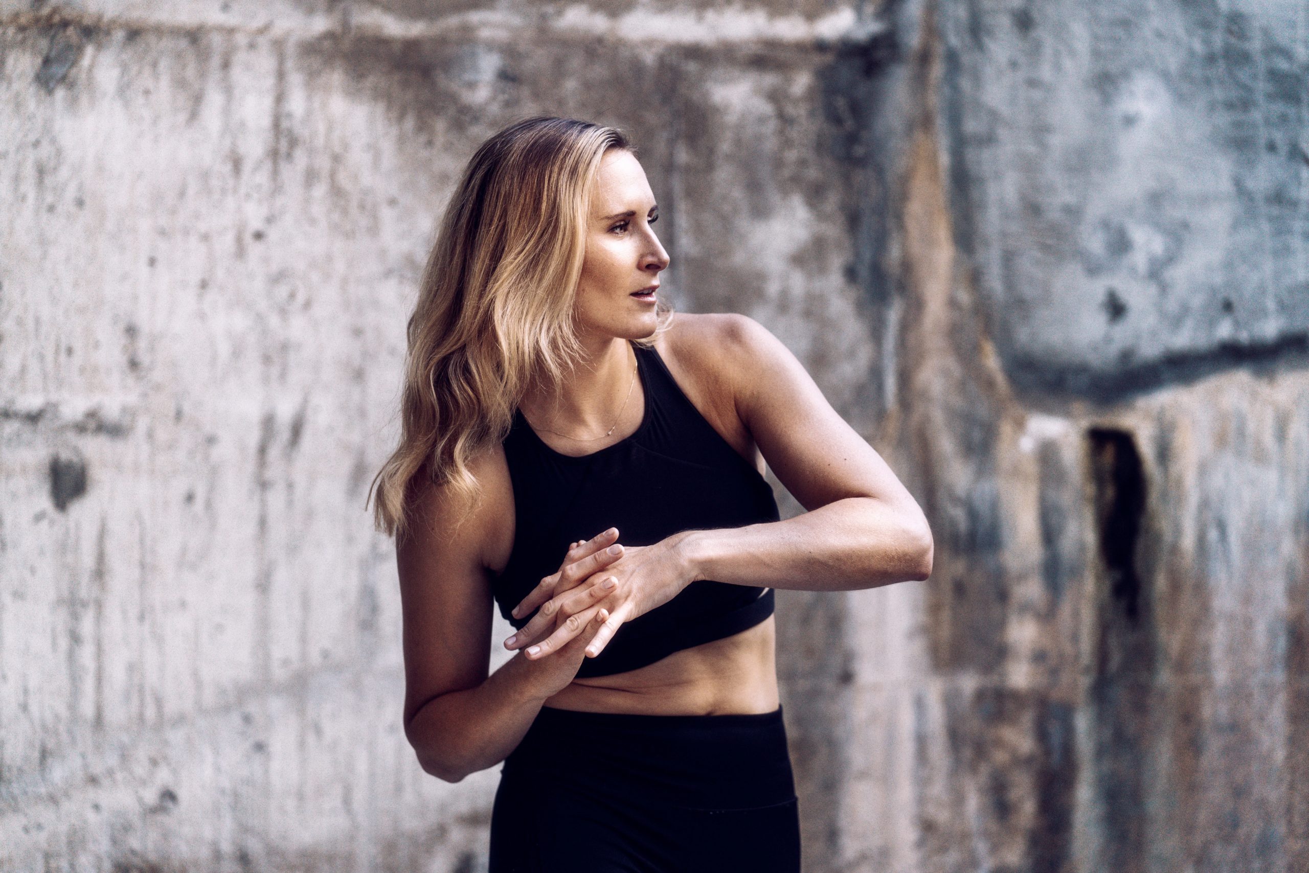 «Έχασα 63 κιλά σε 13 μήνες ξεκινώντας με μία απλή αλλαγή στην καθημερινότητά μου – Τώρα νιώθω υπέροχα» – Πώς μία γυναίκα κατάφερε να μεταμορφώσει το σώμα της