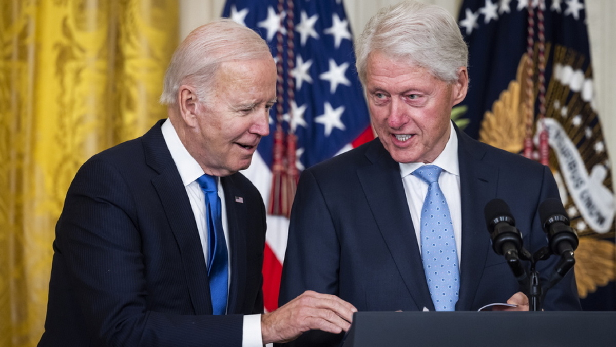 Στηρίζουν την Καμάλα Χάρις ο Μπιλ και η Χίλαρι Κλίντον – «Εξαιρετική η σταδιοδρομία Μπάιντεν»