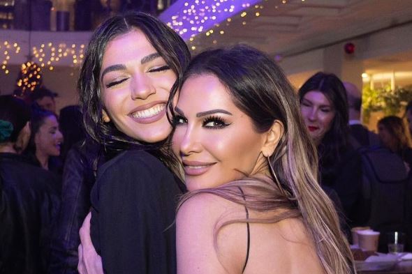 Δέσποινα Βανδή μαζί με την κόρη της, Μελίνα Νικολαΐδη