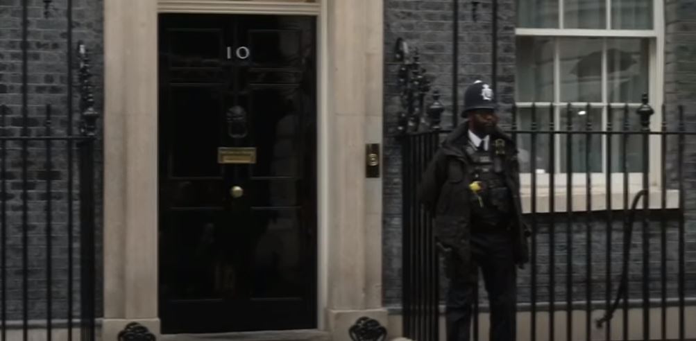Βρετανία: Την παραίτησή του θα ανακοινώσει ο Σούνακ – Δείτε LIVE από την Ντάουνιγκ Στριτ