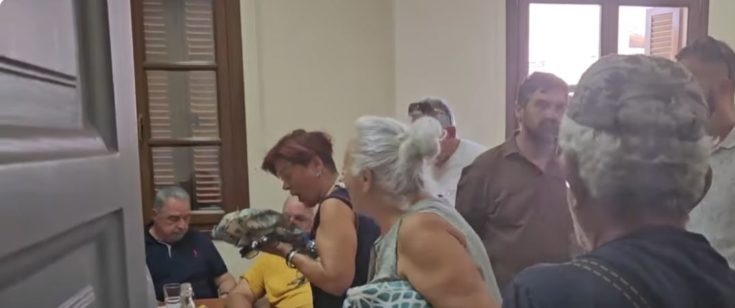 εισβολή λουτρακι