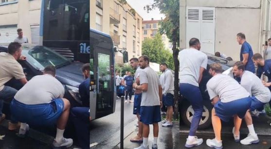 Ολυμπιακοί Αγώνες 2024: Οι παίκτες της εθνικής πόλο… σήκωσαν παρκαρισμένο αυτοκίνητο για να περάσει το λεωφορείο τους – ΒΙΝΤΕΟ