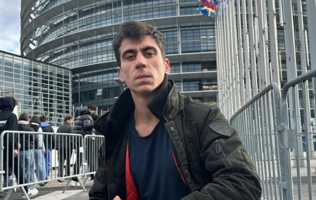 Φειδίας Παναγιώτου: «Είπα δύο – τρεις κουβέντες παραπάνω είναι η αλήθεια» – Τι λέει για το περιστατικό με συγγενείς αγνοουμένων