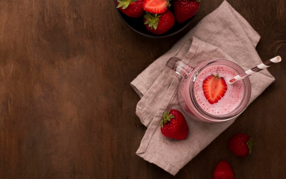 Συνταγή για απολαυστικό smoothie φράουλας