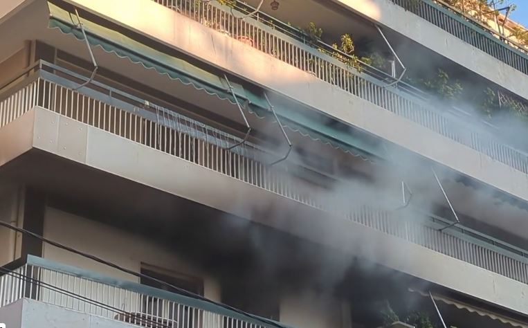 Τραγωδία στην Νέα Σμύρνη: Μία νεκρή έπειτα από φωτιά σε διαμέρισμα