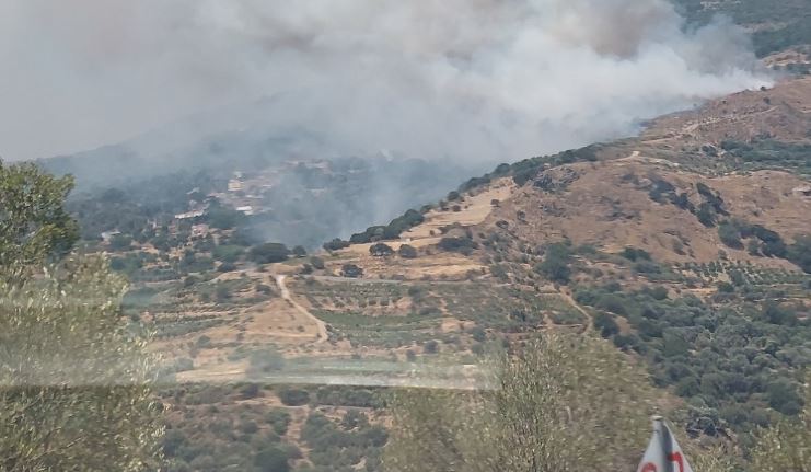 Φωτιά στα Χανιά: Εκκενώνονται δύο οικισμοί – Νέο μήνυμα από το 112 