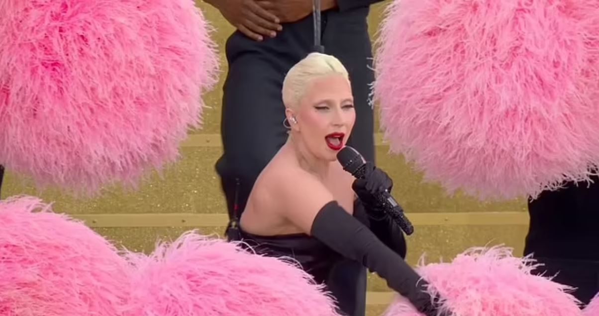 Lady Gaga – Παρίσι: Αγοράζει γαλλικά σάντουιτς και τρελαίνει τους θαυμαστές της – Το βίντεο που δημοσίευσε