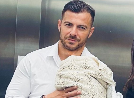 Γιώργος Αγγελόπουλος -Δήμητρα Βαμβακούση με μωρό