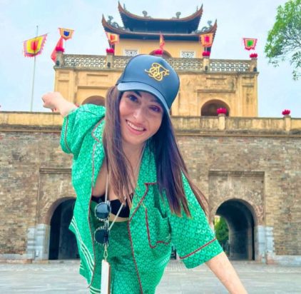 Ιωάννα Παλιοσπύρου στη Μύκονο με μαγιό