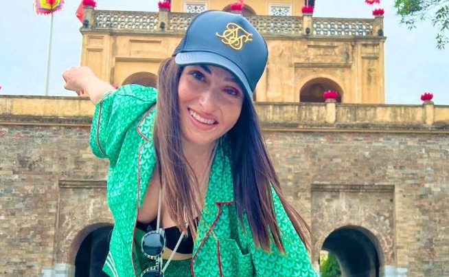 Ιωάννα Παλιοσπύρου στη Μύκονο με μαγιό