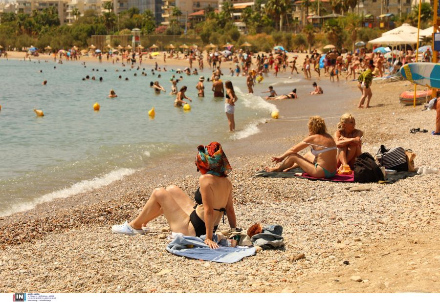 Σε κλοιό καύσωνα η χώρα: «Καυτό» Σαββατοκύριακο με πάνω από 40 βαθμούς – Ποιες περιοχές θα «λιώσουν», οι συστάσεις για τις ευάλωτες ομάδες