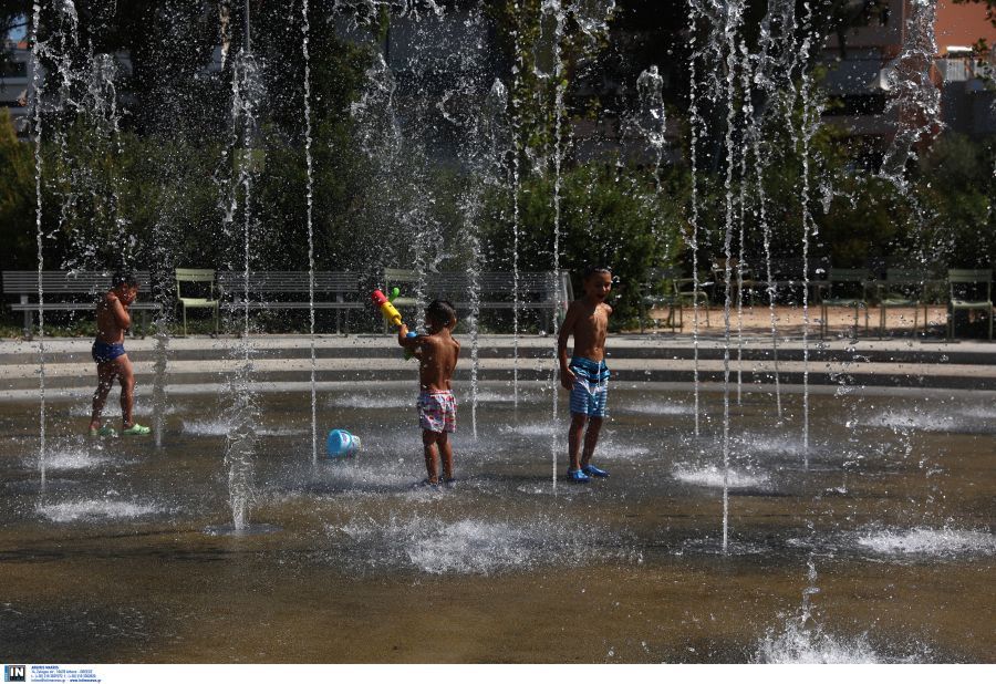 Καύσωνας: Επιμένει η αφόρητη ζέστη και σήμερα με 43άρια – Διπρόσωπος ο καιρός από την Παρασκευή