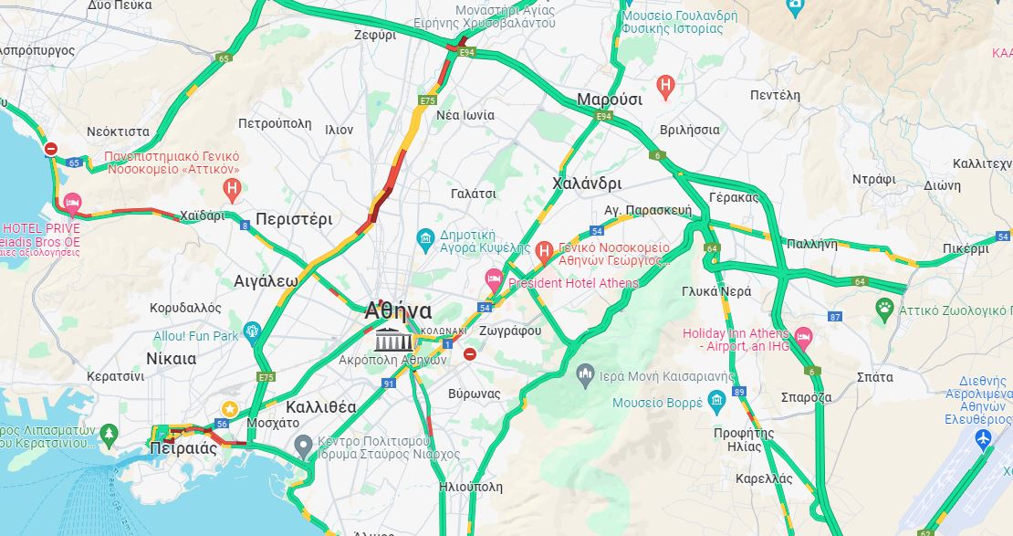 LIVE η κίνηση: Συνεχίζεται η έξοδος των αδειούχων του Ιουλίου – Μποτιλιάρισμα στο λιμάνι του Πειραιά και στον Κηφισό