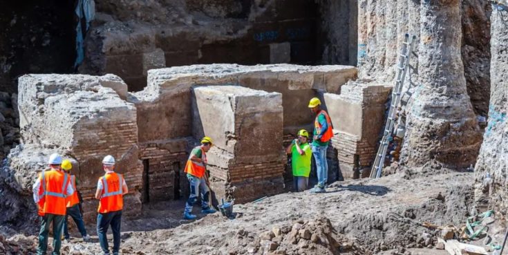 Από τις ανασκαφές που ανακάλυψαν τα θεμέλια της στοάς του «Κήπου της Αγριππίνας» (Horti of Agripina).