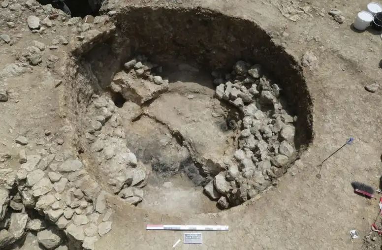 Λεπτομέρεια από το εσωτερικό του θαλάμου καύσης.