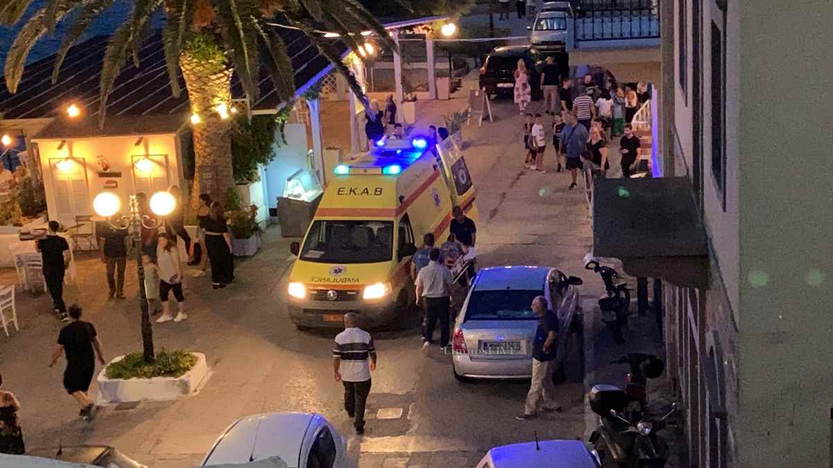 Λήμνος: Ηλικιωμένη ζαλίστηκε και έπεσε στο κενό στον Εσπερινό της Αγίας Παρασκευής – Πώς σώθηκε – ΒΙΝΤΕΟ