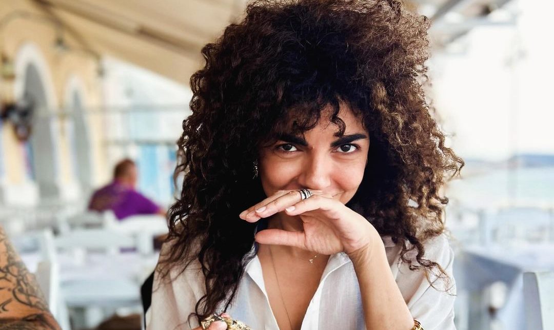 Μαρία Σολωμού με μαγιό - Πόζες