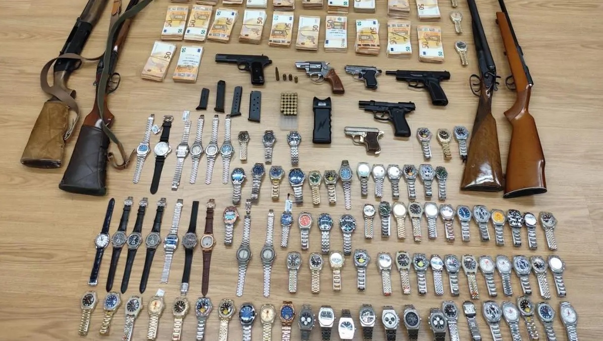 Εξαρθρώθηκε εγκληματική οργάνωση που διακινούσε «μαϊμού» προϊόντα – Κατασχέθηκαν απομιμήσεις αξίας 3,3 εκατ. ευρώ