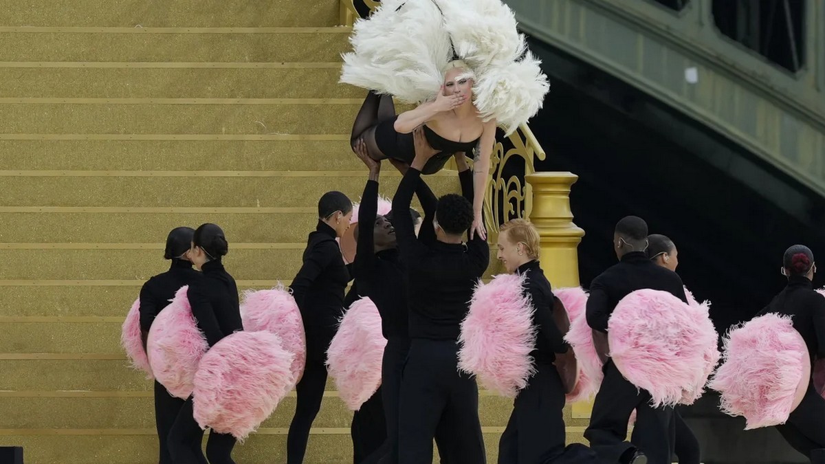 Ολυμπιακοί Αγώνες 2024: Χαμός στα social media για την τελετή έναρξης – Οι αντιδράσεις και η έντονη κριτική