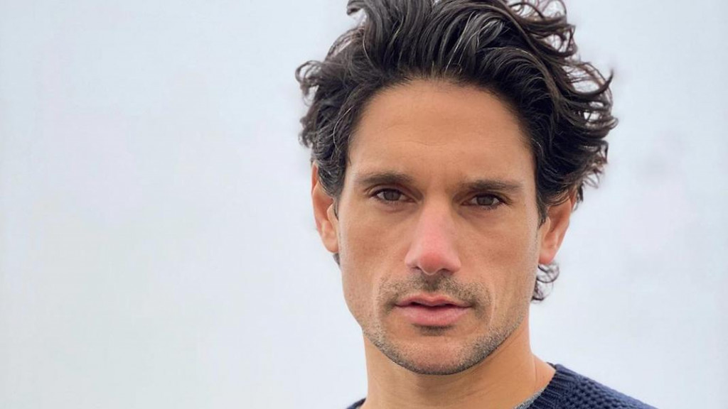 Ο Πάνος Βλάχος «ανεβαίνει» στην Ταράτσα του Φοίβου- ΒΙΝΤΕΟ