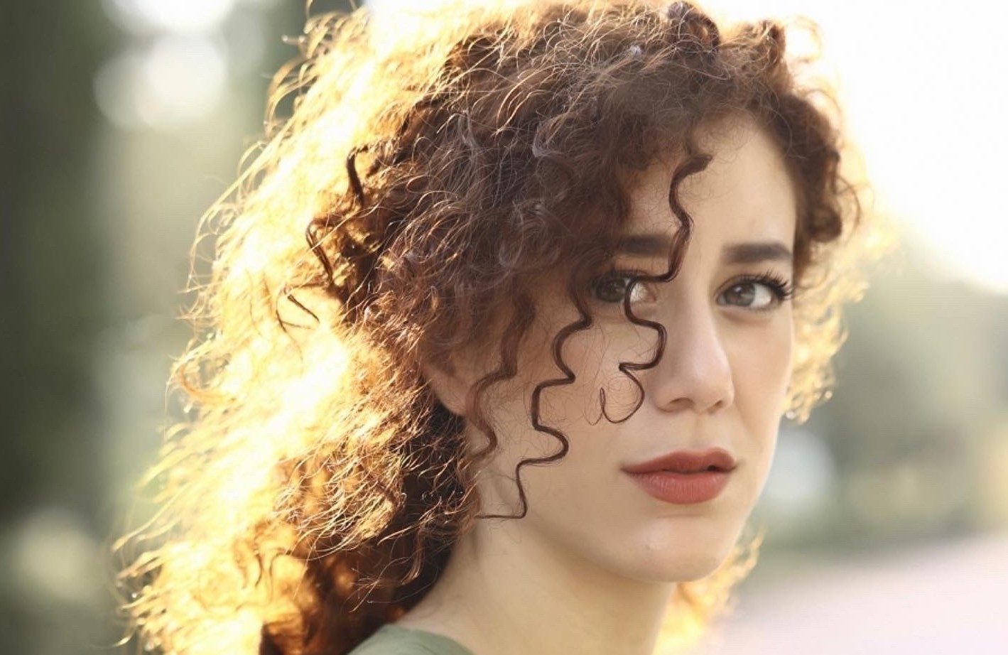 «VIΠ – ΚΑΛΑ ΓΕΡΑΜΑΤΑ»: Η Μαρία Πετεβή στο ρόλο της νοσοκόμας στα νέα teaser της κωμικής σειράς