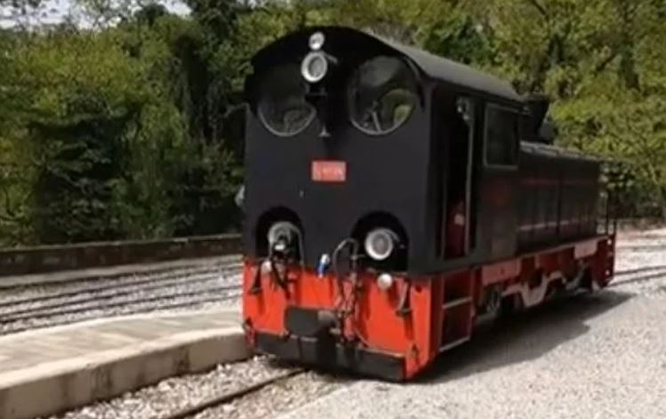 Το τρενάκι του Πηλίου, ο Μουτζούρης