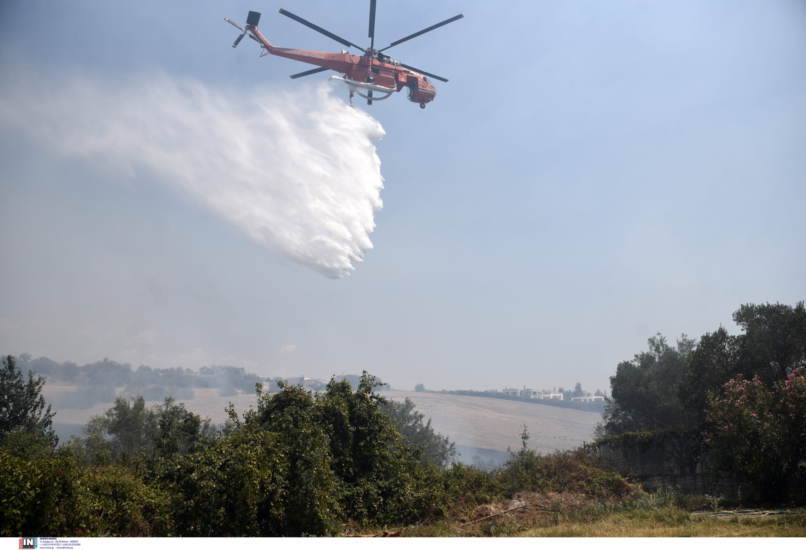 Θεσσαλονίκη: Από έκρηξη μετασχηματιστή εκτιμάται ότι ξεκίνησε η φωτιά στον Τρίλοφο – Σε επιφυλακή η πυροσβεστική για αναζωπυρώσεις