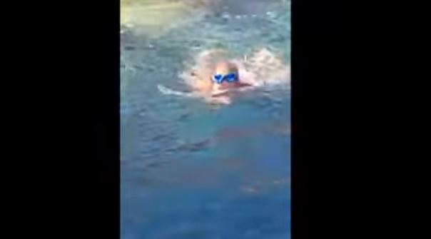 Ρέθυμνο: Λεπτό προς λεπτό η διάσωση τουρίστριας που παρασύρθηκε από τα θαλάσσια ρεύματα – ΒΙΝΤΕΟ