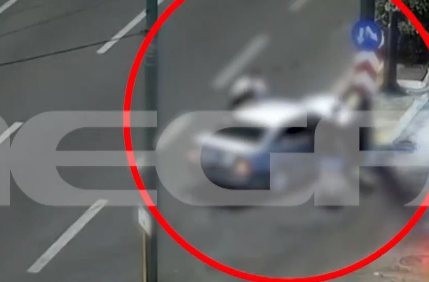 Τροχαίο ατύχημα στη Λεωφόρο Συγγρού – Οδηγός έχασε τον έλεγχο του οχήματός του και προσέκρουσε σε νησίδα – ΒΙΝΤΕΟ