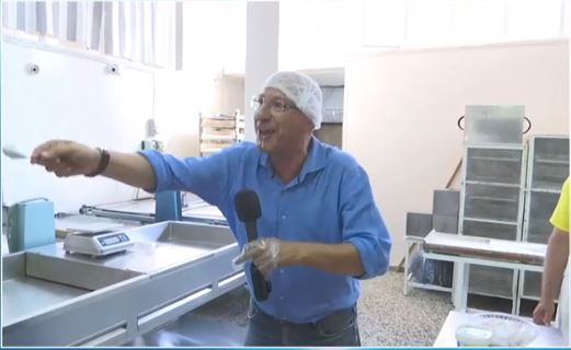 Απρόοπτο για τον Γιώργο Τσελίκα: Δοκίμασε «υποβρύχιο» και του έμεινε στον λαιμό – «Πνίγομαι ρε αδερφέ, φέρε νερό» – ΒΙΝΤΕΟ