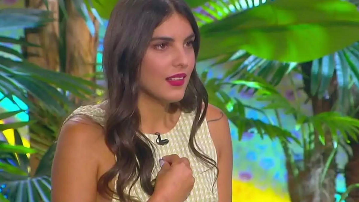 Άννα Μαρία Βέλλη: Ξέσπασε για το καινούργιο τραγούδι της Δέσποινας Βανδη – «Είναι λυπηρό» – ΒΙΝΤΕΟ