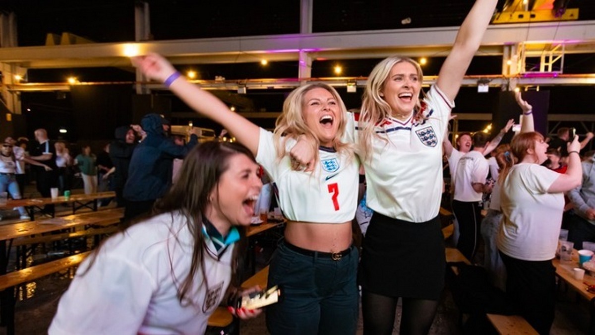 Euro 2024: Οι Βρετανοί ιδιοκτήτες παμπ… τρίβουν τα χέρια τους – Περιμένουν επιπλέον τζίρο 48 εκατ. λιρών ενόψει του τελικού