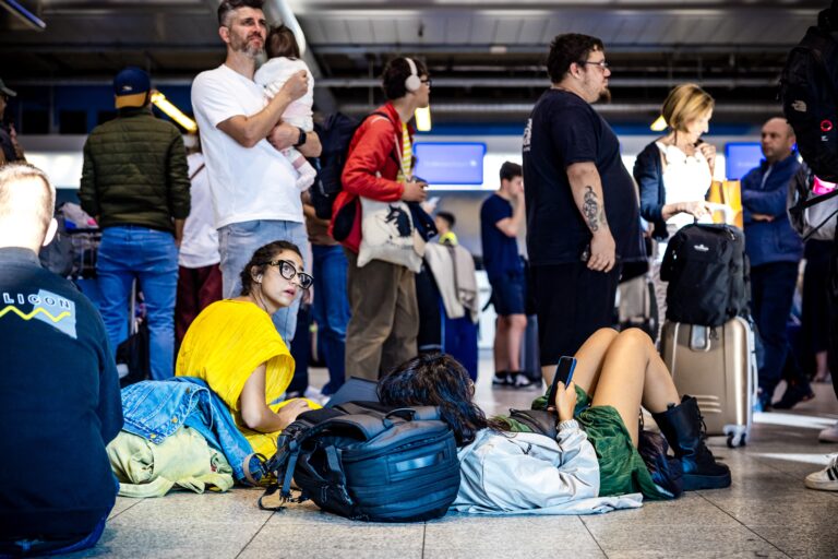 Ολλανδία: Εκτός λειτουργίας το αεροδρόμιο του Αϊντχόφεν και άλλες δημόσιες υπηρεσίες λόγω βλάβης στο σύστημα πληροφορικής