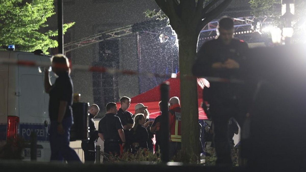 Γερμανία: H αστυνομία εισέβαλε σε δομή φιλοξενίας προσφύγων – Συνεχίζεται το ανθρωποκυνηγητό για τον εντοπισμό του δράστη