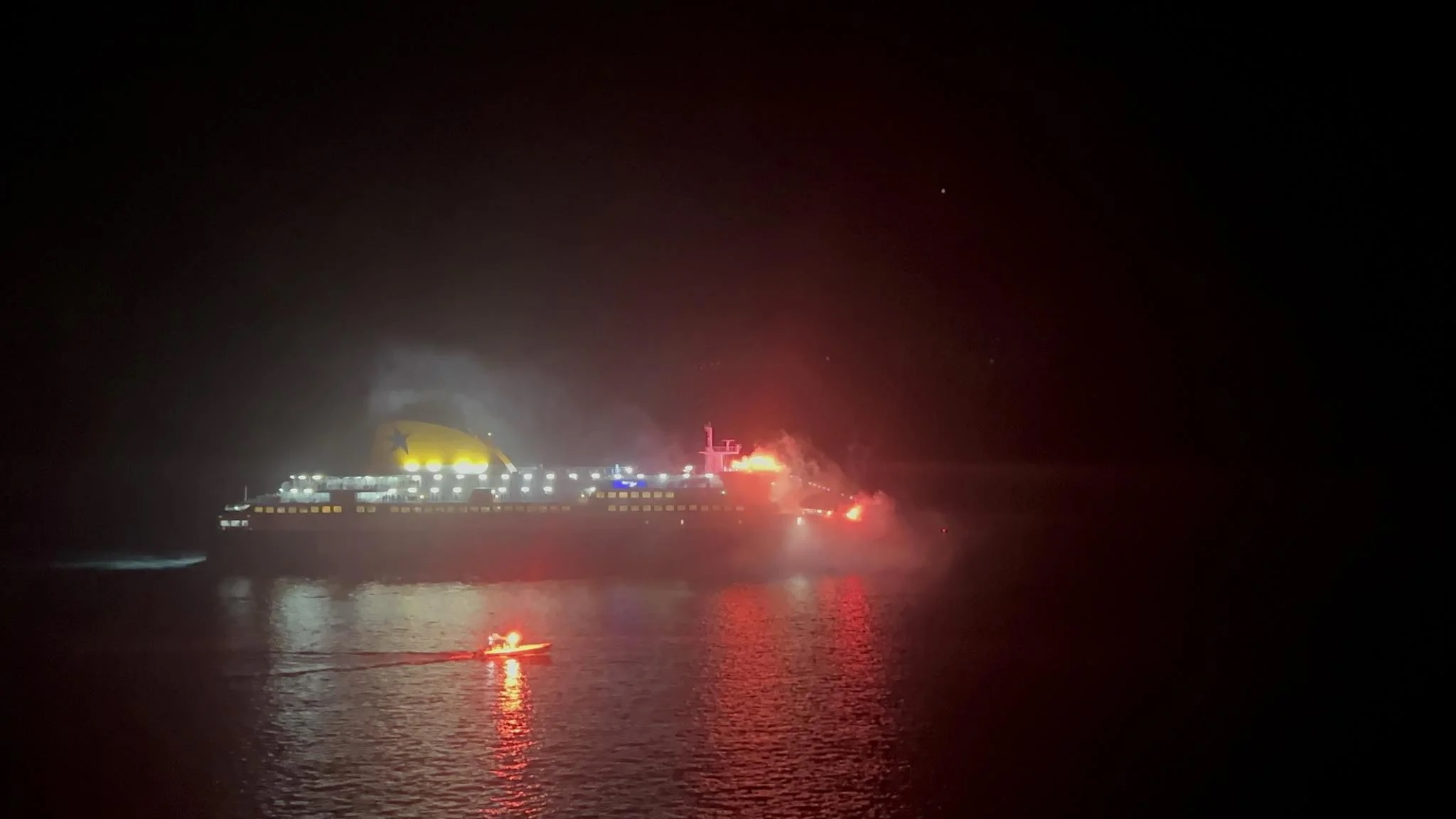 Τήνος: Το Blue Star Myconos αποδίδει τιμές στη Μεγαλόχαρη – ΦΩΤΟ και ΒΙΝΤΕΟ