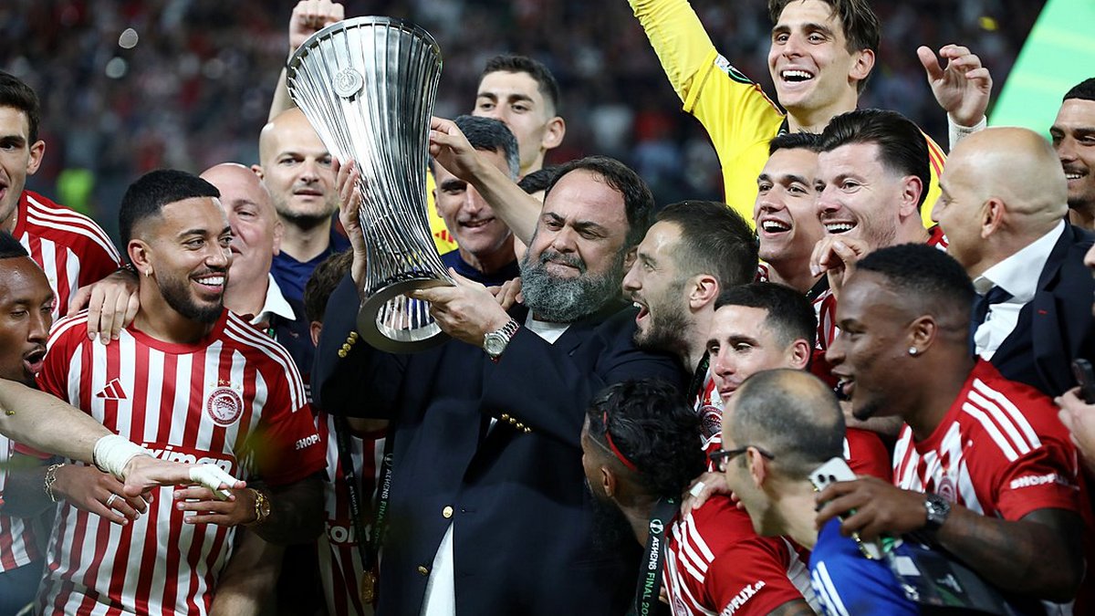 Sky Sports: Αποθεώνει τον Ολυμπιακό για την κατάκτηση του Conference και του Youth League – «Ο Μαρινάκης ήταν ο πρώτος που το πίστεψε»