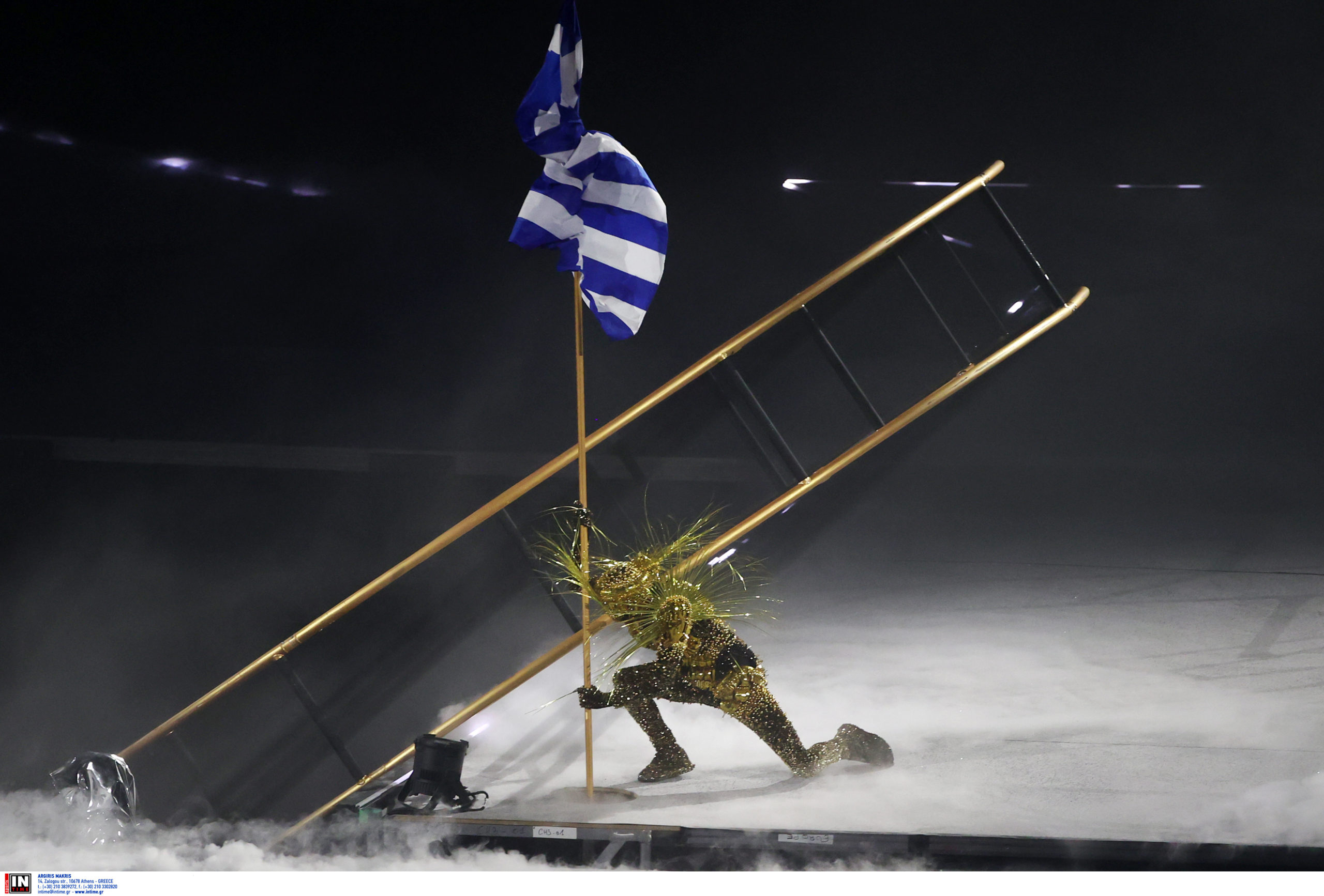 Ολυμπιακοί Αγώνες 2024 τελετή λήξης χρυσός εξερευνητής ελληνική σημαία