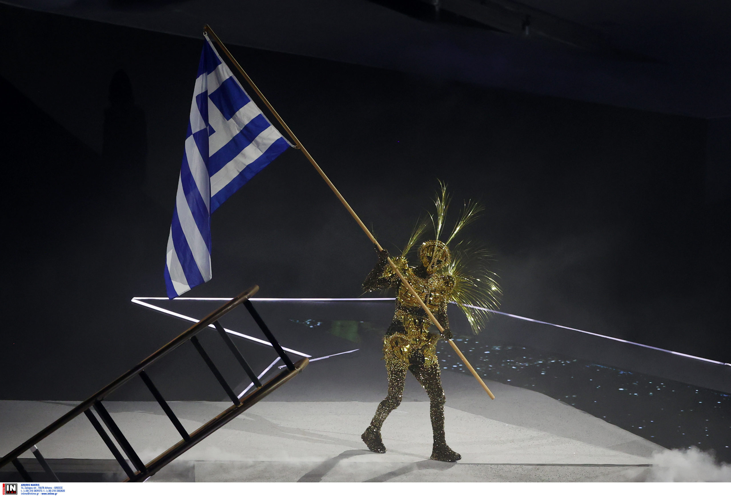 Ολυμπιακοί Αγώνες 2024 τελετή λήξης χρυσός εξερευνητής ελληνική σημαία