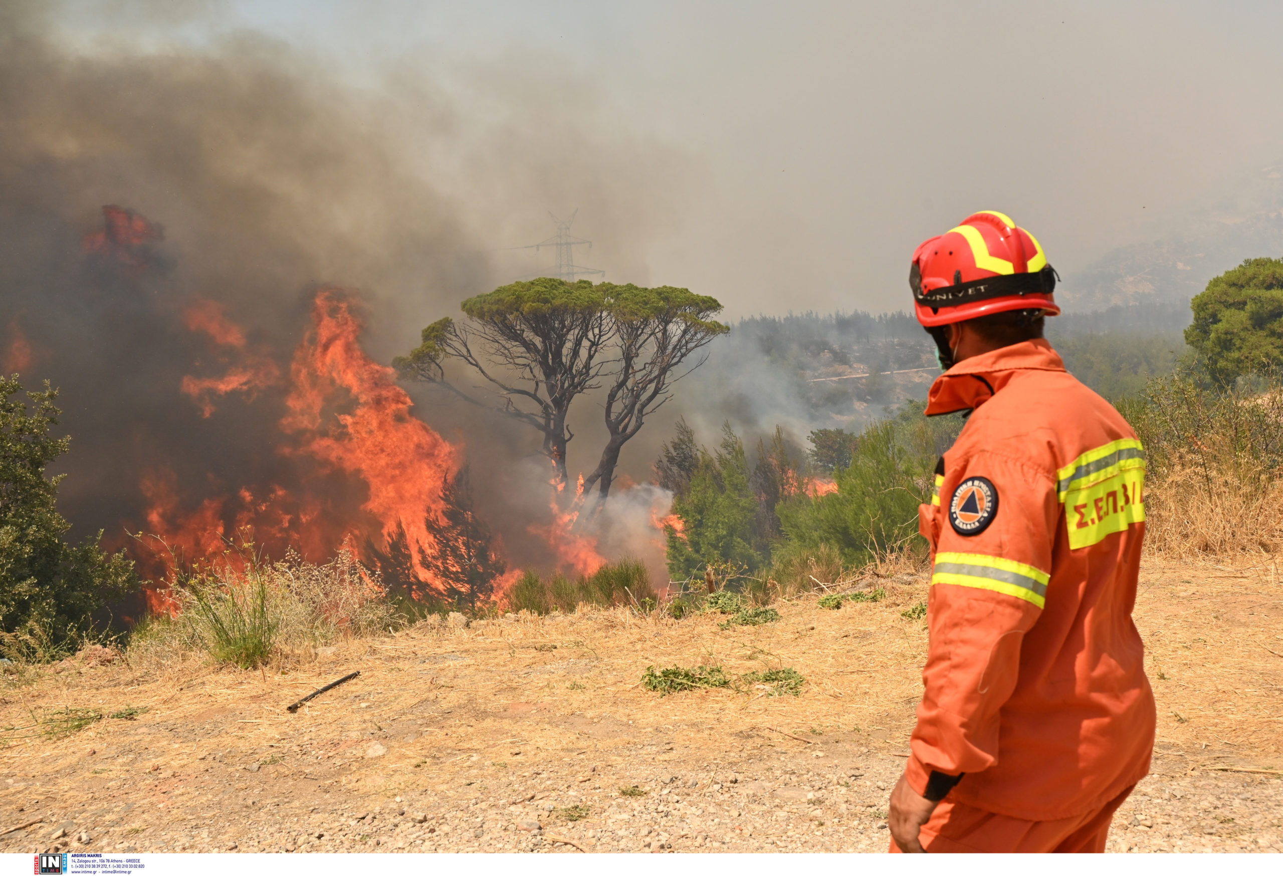 Φωτιά στην Αττική – Μαρουσάκης: «Το μεσημέρι θα έχουμε πάλι 6-7 μποφόρ, είναι επικίνδυνη μέρα»