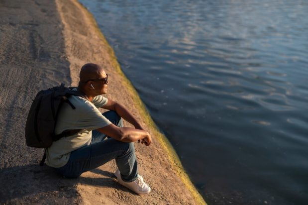 8 Συμπεριφορές των ανδρών που έχουν μεγαλώσει χωρίς ισχυρό πατρικό πρότυπο