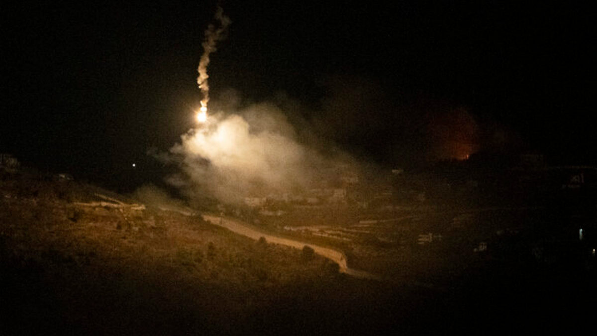 Εντατικοί αεροπορικοί βομβαρδισμοί του Ισραήλ σε θέσεις της Χεζμπολάχ – Μήνυμα στους κατοίκους του νοτίου Λιβάνου