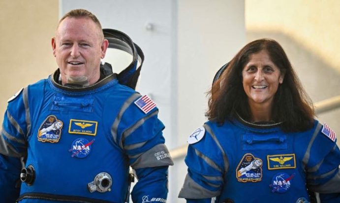 ΑΣΤΡΟΝΑΥΤΕΣ