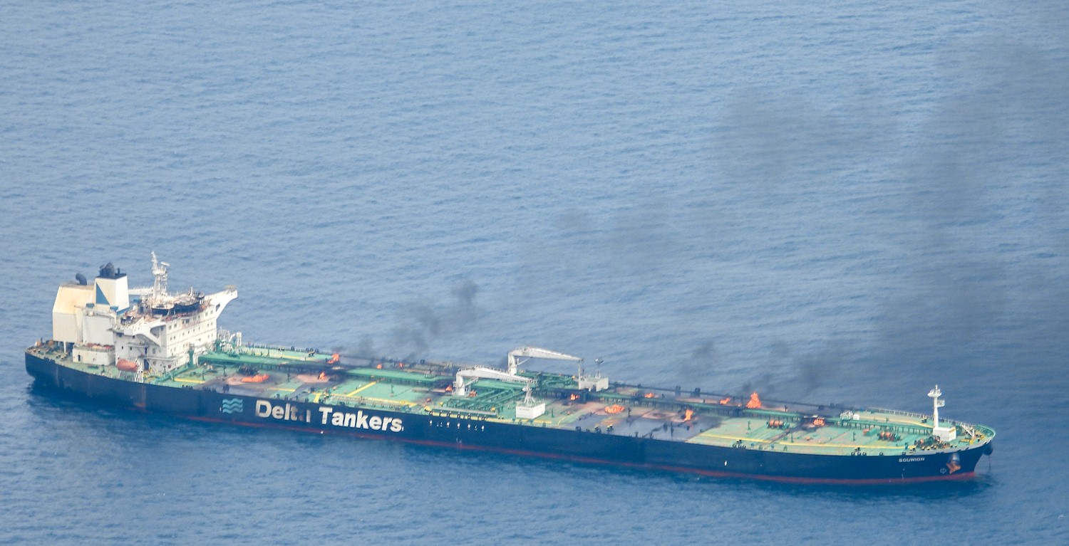 Η θαλάσσια ρύπανση του MV Sounion οφείλεται σε διαρροή λαδιών – Νέο χτύπημα των Χούθι σε πλοίο κοντέινερ