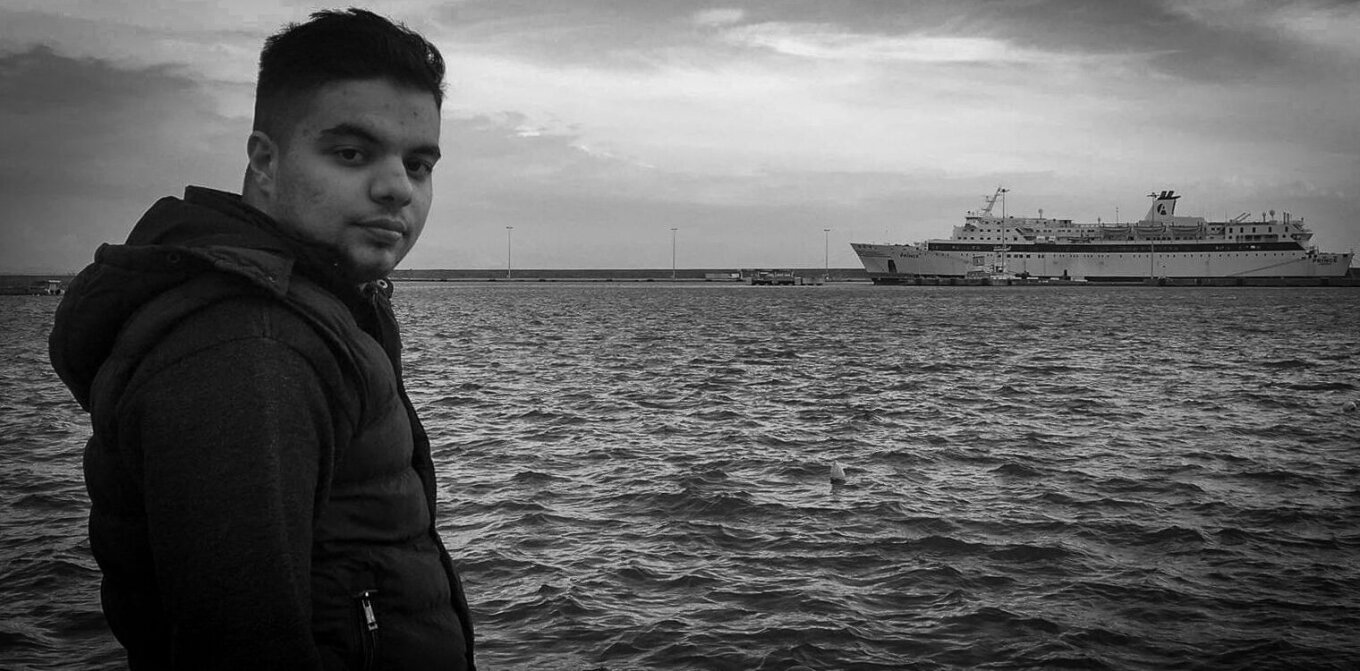 Άνδρος: «Αν φορούσε κράνος τώρα θα ζούσε» – Τι λέει ο πατέρας του 22χρονου που σκοτώθηκε με γουρούνα