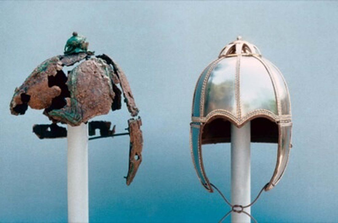 Μαζί με τους σκελετούς, βρέθηκε και μια περικεφαλαία. Φωτογραφία: DHA