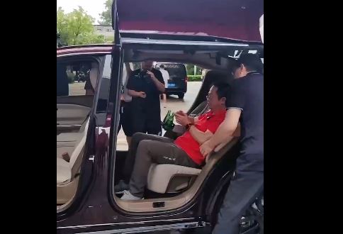 ΚΙΝΕΖΟΣ ΔΑΧΤΥΛΑ