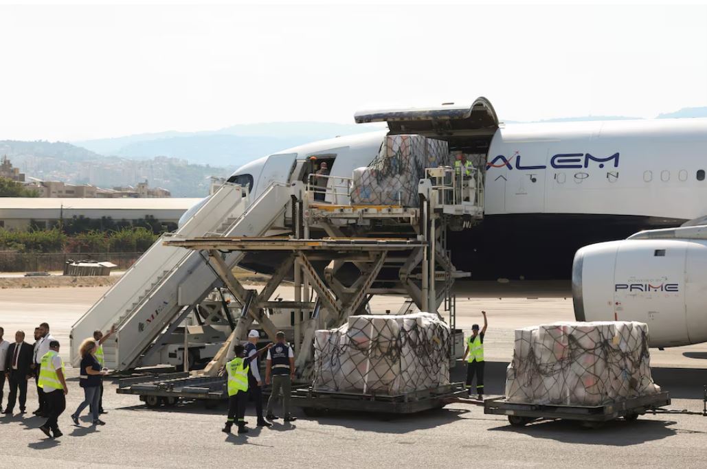 Λίβανος: Έφτασε ιατρική βοήθεια στην χώρα – Ομαδικές αναχωρήσεις ομογενών και ξένων υπηκόων